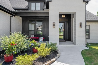 Stunning 2-year-new home in Lone Oak Crossing! This modern on Tanglewood Resort in Texas - for sale on GolfHomes.com, golf home, golf lot