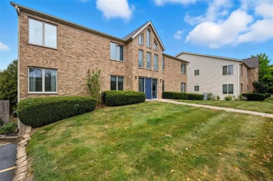 Welcome to carefree, easy-peasy condo living! This beautifully on Brown Deer Golf Club in Iowa - for sale on GolfHomes.com, golf home, golf lot