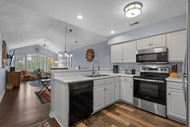 Gorgeous three bedroom, two bathroom condo on the top level with on True Blue Plantation in South Carolina - for sale on GolfHomes.com, golf home, golf lot