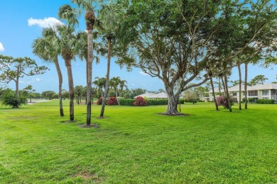 Beautifully renovated 3-bedroom, 2-bathroom condo offers a on Quail Ridge Golf Course and Country Club in Florida - for sale on GolfHomes.com, golf home, golf lot