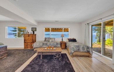 Spectacular Lakefront Living in Lake Almanor Country Club! This on Lake Almanor Country Club in California - for sale on GolfHomes.com, golf home, golf lot