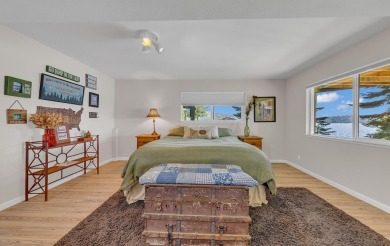 Spectacular Lakefront Living in Lake Almanor Country Club! This on Lake Almanor Country Club in California - for sale on GolfHomes.com, golf home, golf lot