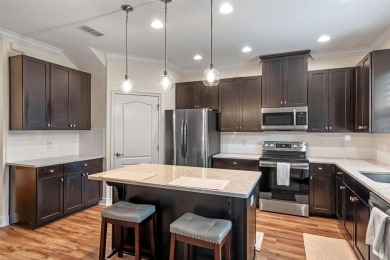 METICULOUSLY MAINTAINED 2 Bedroom, 2.5 Bath Townhome located in on Eagle Creek Golf Club in Florida - for sale on GolfHomes.com, golf home, golf lot