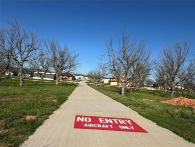 FLY IN  SEE THIS READY TO BUILD LOT BEFORE IT'S GONE! IF YOU on Pecan Plantation Country Club in Texas - for sale on GolfHomes.com, golf home, golf lot