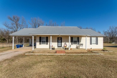 Get ready to fall in LOVE! This stunning 3-bedroom, 2-bathroom on Shiloh Golf Course in Tennessee - for sale on GolfHomes.com, golf home, golf lot