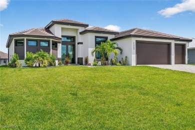 Move-in ready! This brand-new 3 bedroom, 3 bath + den pool home on Royal Tee Country Club in Florida - for sale on GolfHomes.com, golf home, golf lot