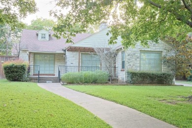 Nestled on one of East Kessler's most beautiful streets, 1537 on Stevens Park Golf Course in Texas - for sale on GolfHomes.com, golf home, golf lot