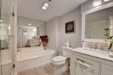 Welcome to Hunters Run Country Club! This spacious 2-bedroom on Hunters Run Golf and Country Club in Florida - for sale on GolfHomes.com, golf home, golf lot