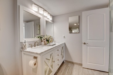 Welcome to Hunters Run Country Club! This spacious 2-bedroom on Hunters Run Golf and Country Club in Florida - for sale on GolfHomes.com, golf home, golf lot