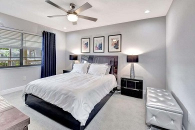 Welcome to Hunters Run Country Club! This spacious 2-bedroom on Hunters Run Golf and Country Club in Florida - for sale on GolfHomes.com, golf home, golf lot