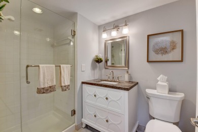 Welcome to Hunters Run Country Club! This spacious 2-bedroom on Hunters Run Golf and Country Club in Florida - for sale on GolfHomes.com, golf home, golf lot