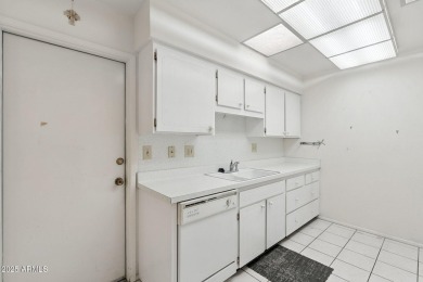 Priced to sale! Make this mid-century townhome what you desire on Sun City Lakes West and East in Arizona - for sale on GolfHomes.com, golf home, golf lot