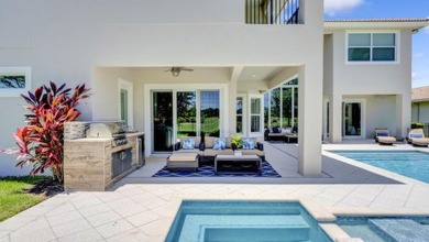 FULL GOLF MEMBERSHIP, AVOID THE WAITLIST! Where sophistication on Jupiter Country Club in Florida - for sale on GolfHomes.com, golf home, golf lot