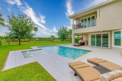 FULL GOLF MEMBERSHIP, AVOID THE WAITLIST! Where sophistication on Jupiter Country Club in Florida - for sale on GolfHomes.com, golf home, golf lot