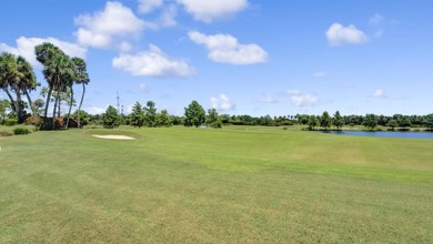 FULL GOLF MEMBERSHIP, AVOID THE WAITLIST! Where sophistication on Jupiter Country Club in Florida - for sale on GolfHomes.com, golf home, golf lot