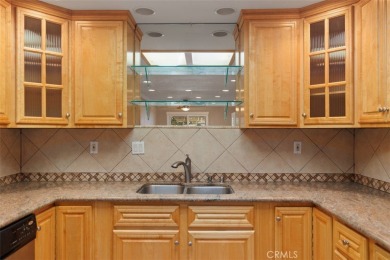 Fully upgraded beautiful 2 bedroom/2 bathroom single level on Leisure Village Par 3 Golf Course in California - for sale on GolfHomes.com, golf home, golf lot