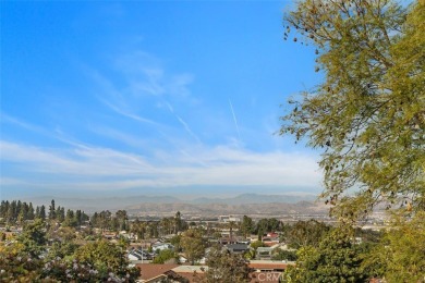 Fully upgraded beautiful 2 bedroom/2 bathroom single level on Leisure Village Par 3 Golf Course in California - for sale on GolfHomes.com, golf home, golf lot