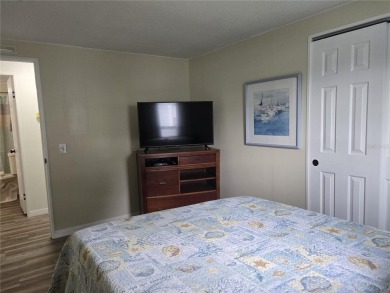 FULLY RENOVATED HOME in ZELLWOOD STATION, 2 bedrooms, 2 baths on Zellwood Station Country Club in Florida - for sale on GolfHomes.com, golf home, golf lot