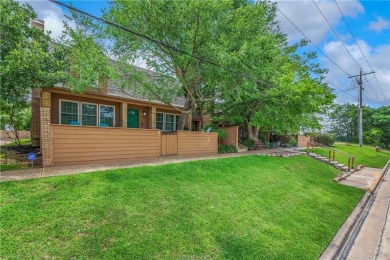 Enjoy the ideal blend of comfort and convenience in this on Briarcrest Country Club, Inc. in Texas - for sale on GolfHomes.com, golf home, golf lot