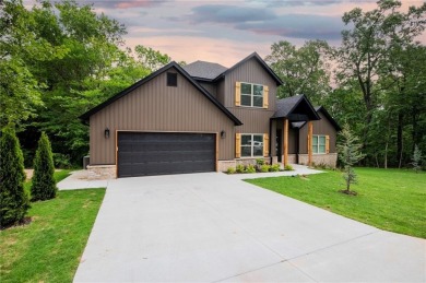 Brand New Bella Vista Home! 2 bed + OFFICE/2.5 bath home in on Branchwood Golf Course in Arkansas - for sale on GolfHomes.com, golf home, golf lot