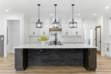 A MUST SEE, 2,811sqft NEW Construction.  FLAT Lot. This 4 BR, 3 on Tellico Village Golf Club in Tennessee - for sale on GolfHomes.com, golf home, golf lot