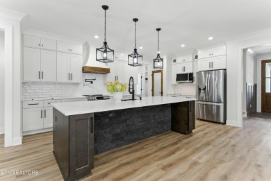 A MUST SEE, 2,811sqft NEW Construction.  FLAT Lot. This 4 BR, 3 on Tellico Village Golf Club in Tennessee - for sale on GolfHomes.com, golf home, golf lot
