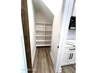 A MUST SEE, 2,811sqft NEW Construction.  FLAT Lot. This 4 BR, 3 on Tellico Village Golf Club in Tennessee - for sale on GolfHomes.com, golf home, golf lot