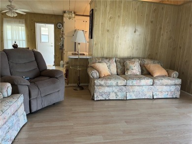 $92,900 ARE YOU KIDDING ME!!! Come make this home YOURS!!! on Six Lakes Country Club in Florida - for sale on GolfHomes.com, golf home, golf lot