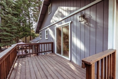 Welcome to this charming 3-bedroom, 2.5-bathroom home located in on Lake Almanor West Golf Course in California - for sale on GolfHomes.com, golf home, golf lot