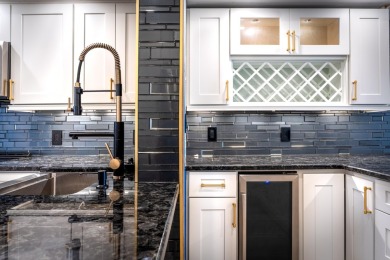 Beautifully renovated 2-bedroom, 2-bath condo in desirable Palm on Palm-Aire Country Club and Resort - Palms in Florida - for sale on GolfHomes.com, golf home, golf lot
