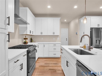 Check out this beautiful new construction condo on the tenth on Country Club of Petersburg in Virginia - for sale on GolfHomes.com, golf home, golf lot