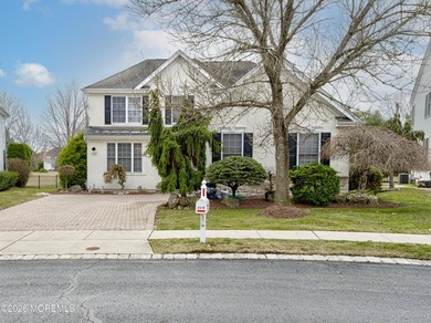 Open and airy 3 bedroom 2 1/2 bath Dunbar model patio home in on Battleground Country Club in New Jersey - for sale on GolfHomes.com, golf home, golf lot