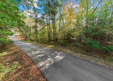 OWNER FINANCING AVAILABLE.Rayburn Country golf course frontage! on Rayburn Country Club in Texas - for sale on GolfHomes.com, golf home, golf lot
