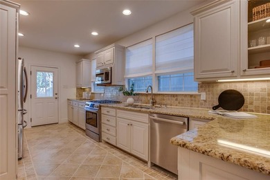 Walkability to your favorite shops and restaurants? Check on Stevens Park Golf Course in Texas - for sale on GolfHomes.com, golf home, golf lot