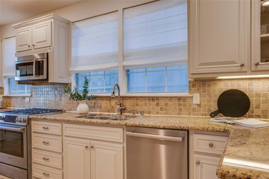 Walkability to your favorite shops and restaurants? Check on Stevens Park Golf Course in Texas - for sale on GolfHomes.com, golf home, golf lot