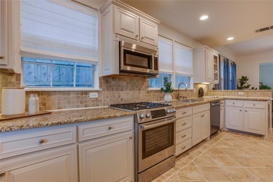 Walkability to your favorite shops and restaurants? Check on Stevens Park Golf Course in Texas - for sale on GolfHomes.com, golf home, golf lot