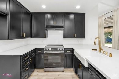 Beautifully maintained and move-in ready 3 bedroom, 2 bath condo on Sundale Country Club in California - for sale on GolfHomes.com, golf home, golf lot
