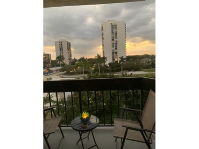 Beautifully updated 3 bedroom 2 bath corner unit with amazing on The President Country Club in Florida - for sale on GolfHomes.com, golf home, golf lot