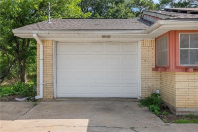 Located on a large corner lot this property is ready for its on Hearne Municipal Golf Course in Texas - for sale on GolfHomes.com, golf home, golf lot