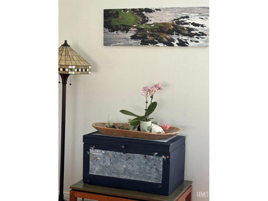 Beautiful 2 bedroom home on Sundale Golf Course with community on Sundale Country Club in California - for sale on GolfHomes.com, golf home, golf lot