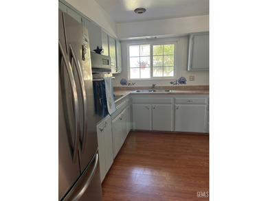 Beautiful 2 bedroom home on Sundale Golf Course with community on Sundale Country Club in California - for sale on GolfHomes.com, golf home, golf lot