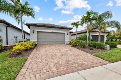 Stunning CRESTVIEW Model - Lightly Lived In & Move-In on Sarasota National Golf Club in Florida - for sale on GolfHomes.com, golf home, golf lot