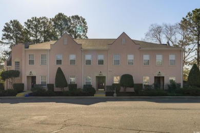 This property is a 1st floor 2 bedroom, 2 baths end unit is on  in South Carolina - for sale on GolfHomes.com, golf home, golf lot