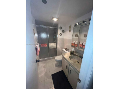 Attention! Price reduced! Sellers are relocating and are very on Pembroke Lakes Golf Club in Florida - for sale on GolfHomes.com, golf home, golf lot