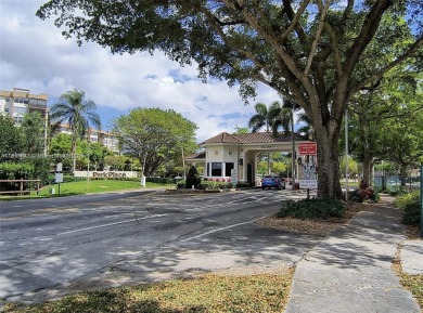 Attention! Price reduced! Sellers are relocating and are very on Pembroke Lakes Golf Club in Florida - for sale on GolfHomes.com, golf home, golf lot