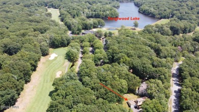 PRIME LOCATION IN Tanglwood Lakes Contemporary - close to golf on Paupack Hills Golf and Country Club in Pennsylvania - for sale on GolfHomes.com, golf home, golf lot