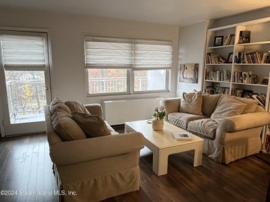 Discover this charming one-bedroom, one-bathroom apartment with on Silver Lake Golf Course in New York - for sale on GolfHomes.com, golf home, golf lot