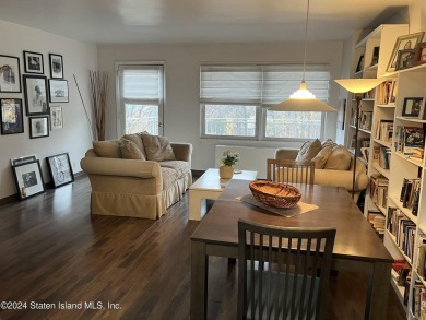 Discover this charming one-bedroom, one-bathroom apartment with on Silver Lake Golf Course in New York - for sale on GolfHomes.com, golf home, golf lot