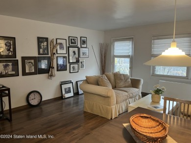 Discover this charming one-bedroom, one-bathroom apartment with on Silver Lake Golf Course in New York - for sale on GolfHomes.com, golf home, golf lot