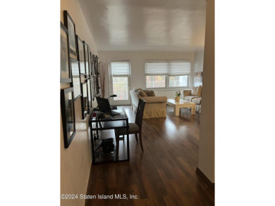 Discover this charming one-bedroom, one-bathroom apartment with on Silver Lake Golf Course in New York - for sale on GolfHomes.com, golf home, golf lot